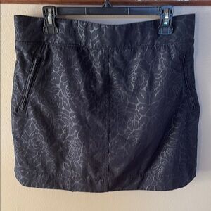 Women’s embossed black travel skorts black with rose floral activewear golf Lrg